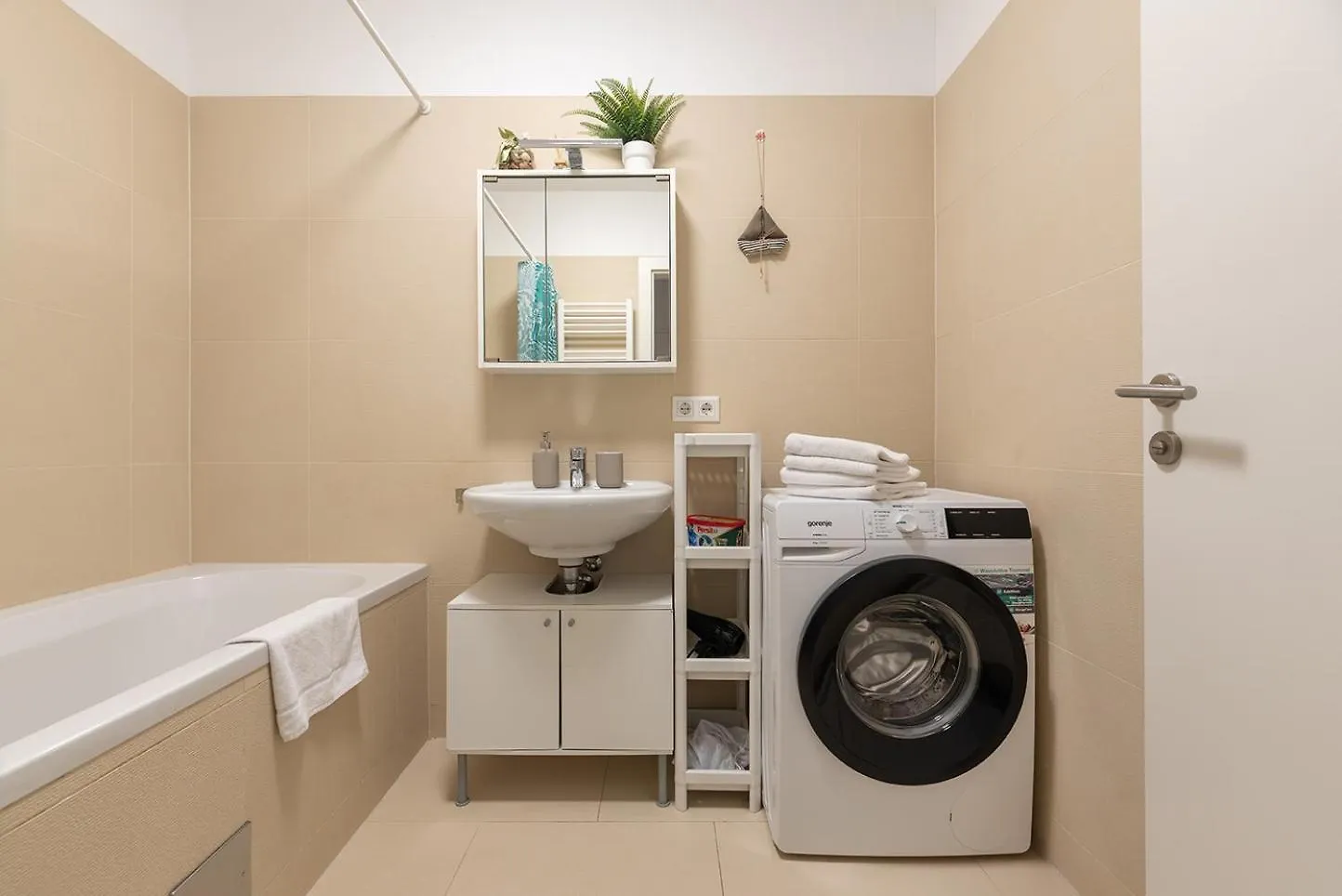 Schoenes Apartment Mit Garten Und Tiefgarage Vienna