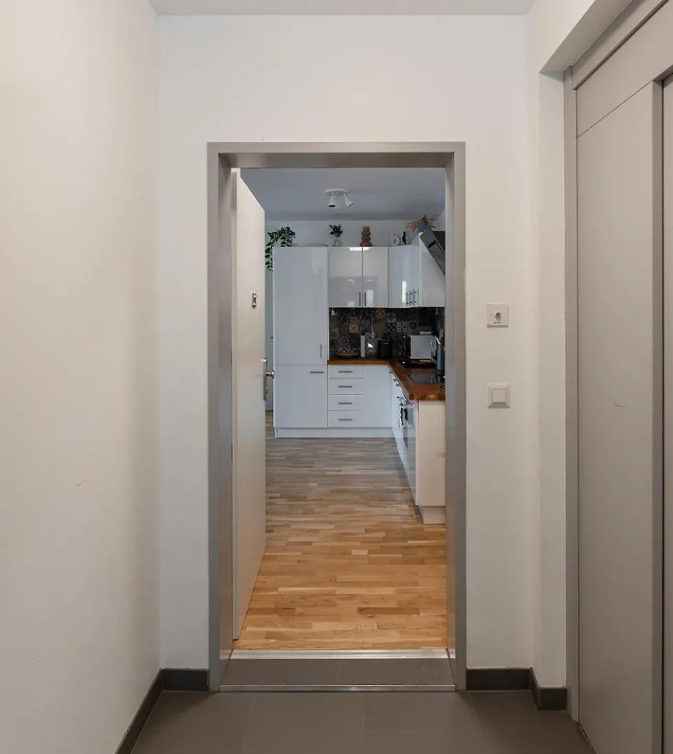 Schoenes Apartment Mit Garten Und Tiefgarage Vienna
