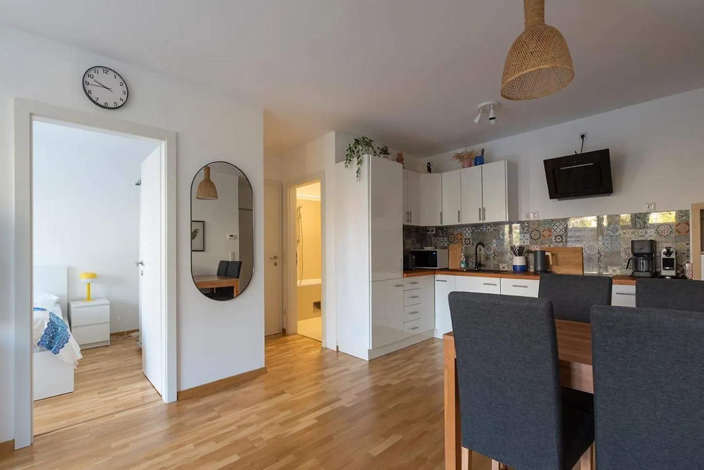 Schoenes Apartment Mit Garten Und Tiefgarage Vienna Austria