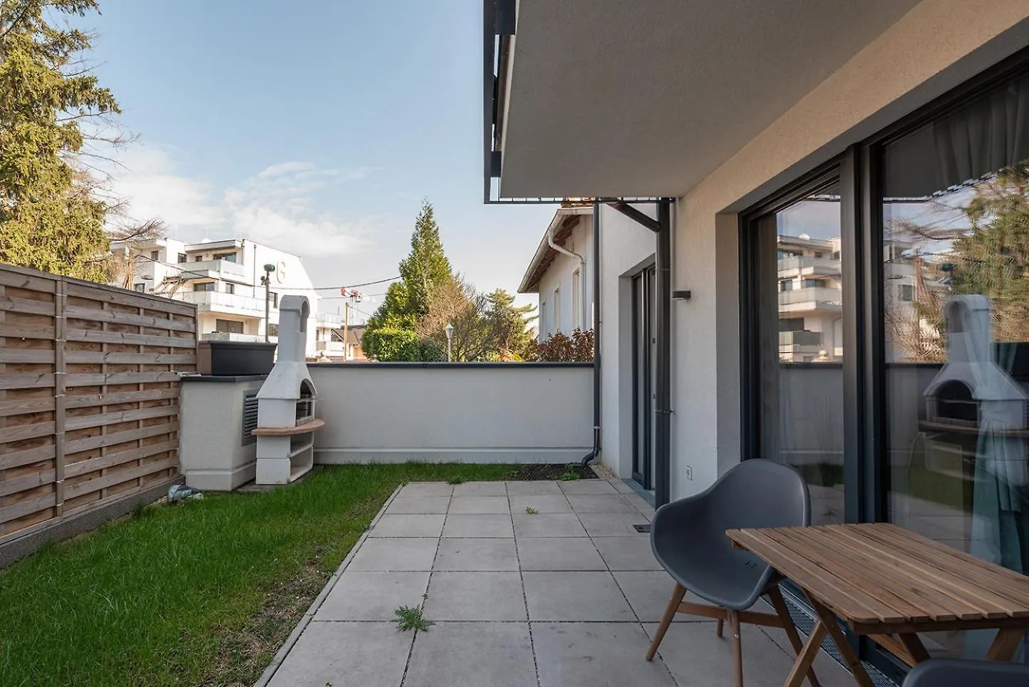 Schoenes Apartment Mit Garten Und Tiefgarage Vienna