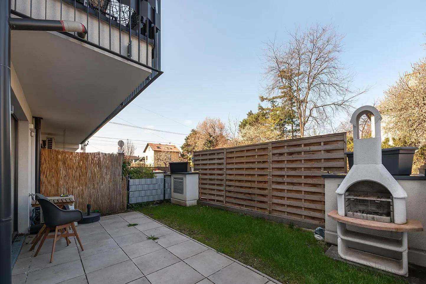 Schoenes Apartment Mit Garten Und Tiefgarage Vienna Austria